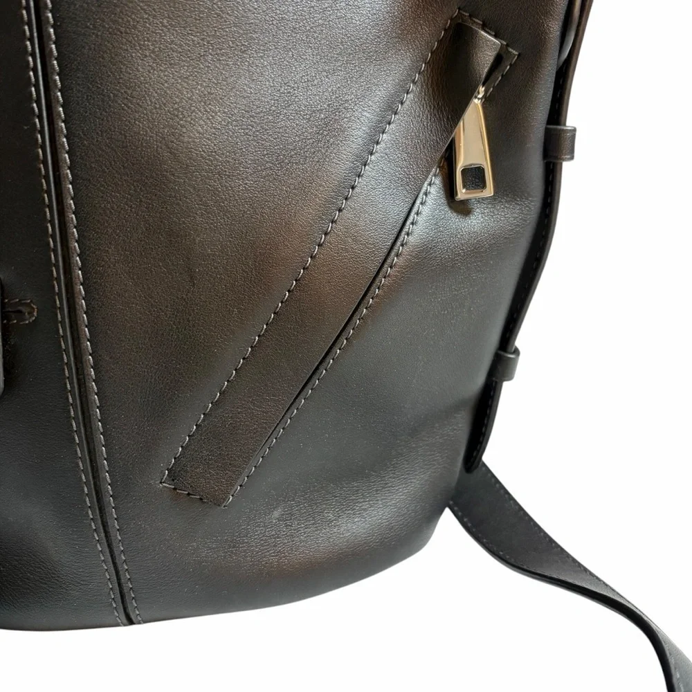 THE MARC JACOBS | The Mini Sling Leather Crossbody